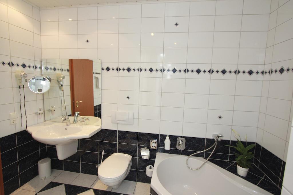 Parkhotel Tillmanns Eltville am Rhein Room photo